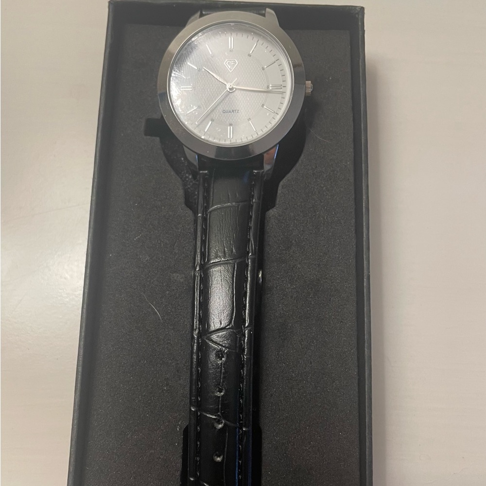 NEW IN BOX DF Watch Silver Tone with  Black Band  Unisex